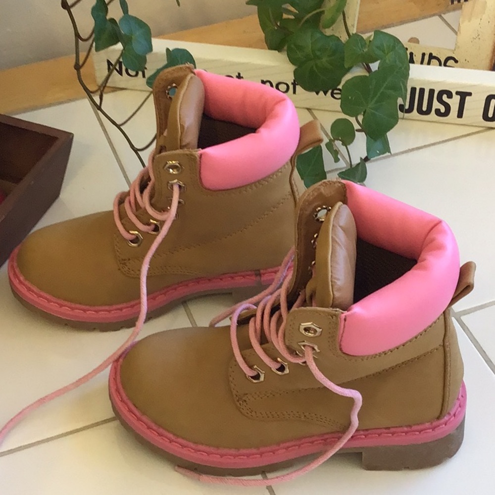 HOST PICK ‘Link’ Fashion Lace-Up Lug Threaded Sole Boots - Picture 3 of 7
